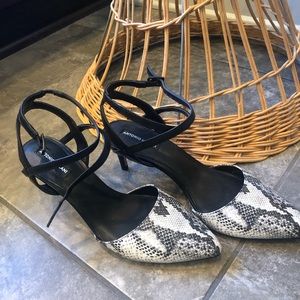 Snake print heel.